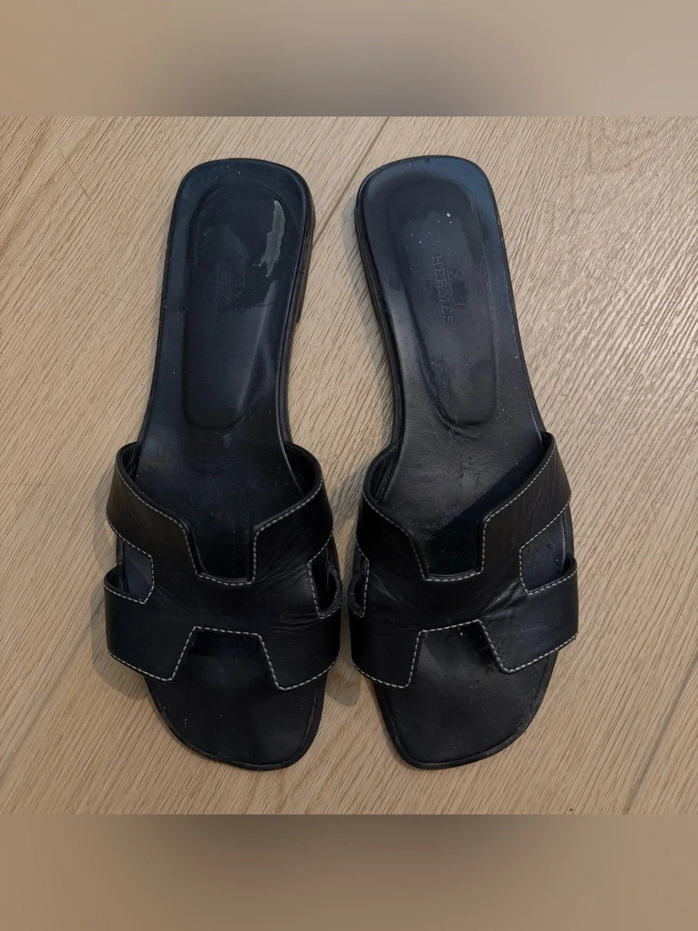 Hermes oran sandals black size 39.5